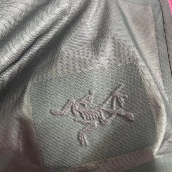 Rose pink ski jacket. Arc'teryx, waterproof, windproof, warm - Picture 2 of 3